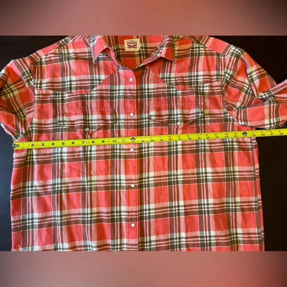 Levi’s women’s Dylan relaxed western shirt. Pearl snap buttons. Size large. - Picture 3 of 10